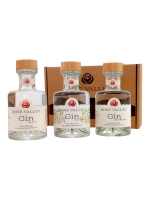 3 Flaschen Rose Valley Gin vor der Taste Box - Season stehend